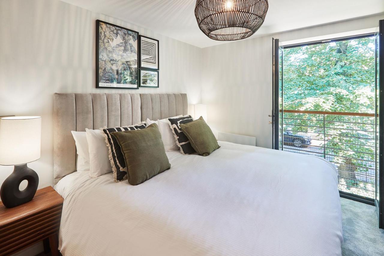 Host & - St Johns Mews York