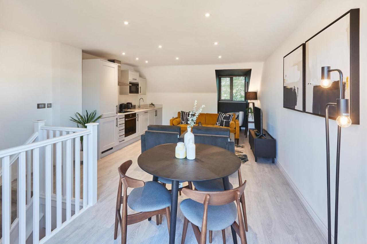 Host & - St Johns Mews